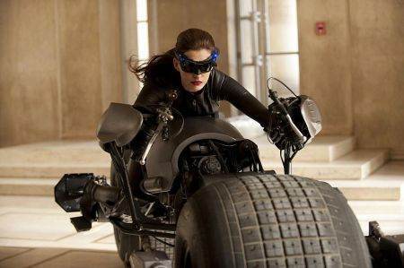 batman anne hathaway film cavalerul negru 2012